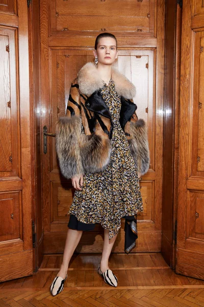 Look 17